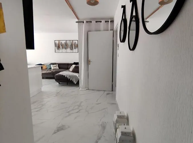 En Exclusivite T3 A 2 Pas Des Plages De St Raphael