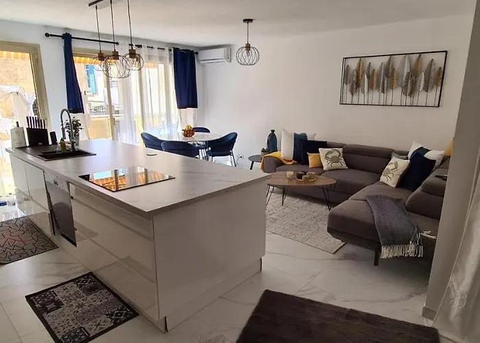 En Exclusivite T3 A 2 Pas Des Plages De St Raphael