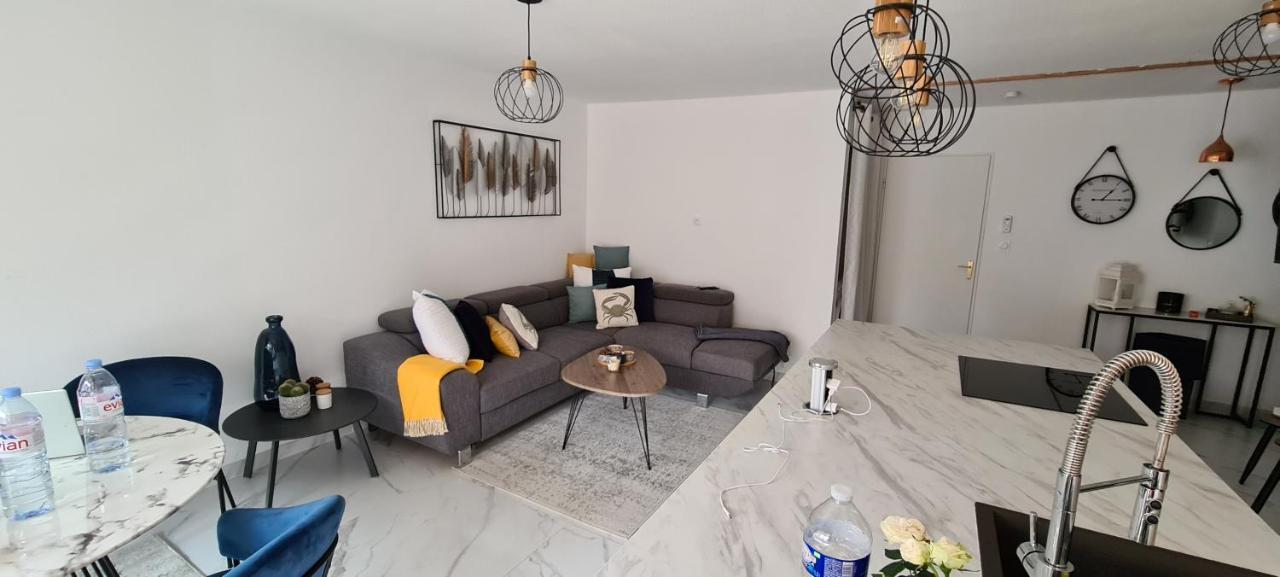 Apartment En Exclusivite T3 A 2 Pas Des Plages De St Raphael *