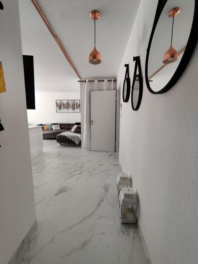 Apartment En Exclusivite T3 A 2 Pas Des Plages De St Raphael Saint-Raphael (Var)